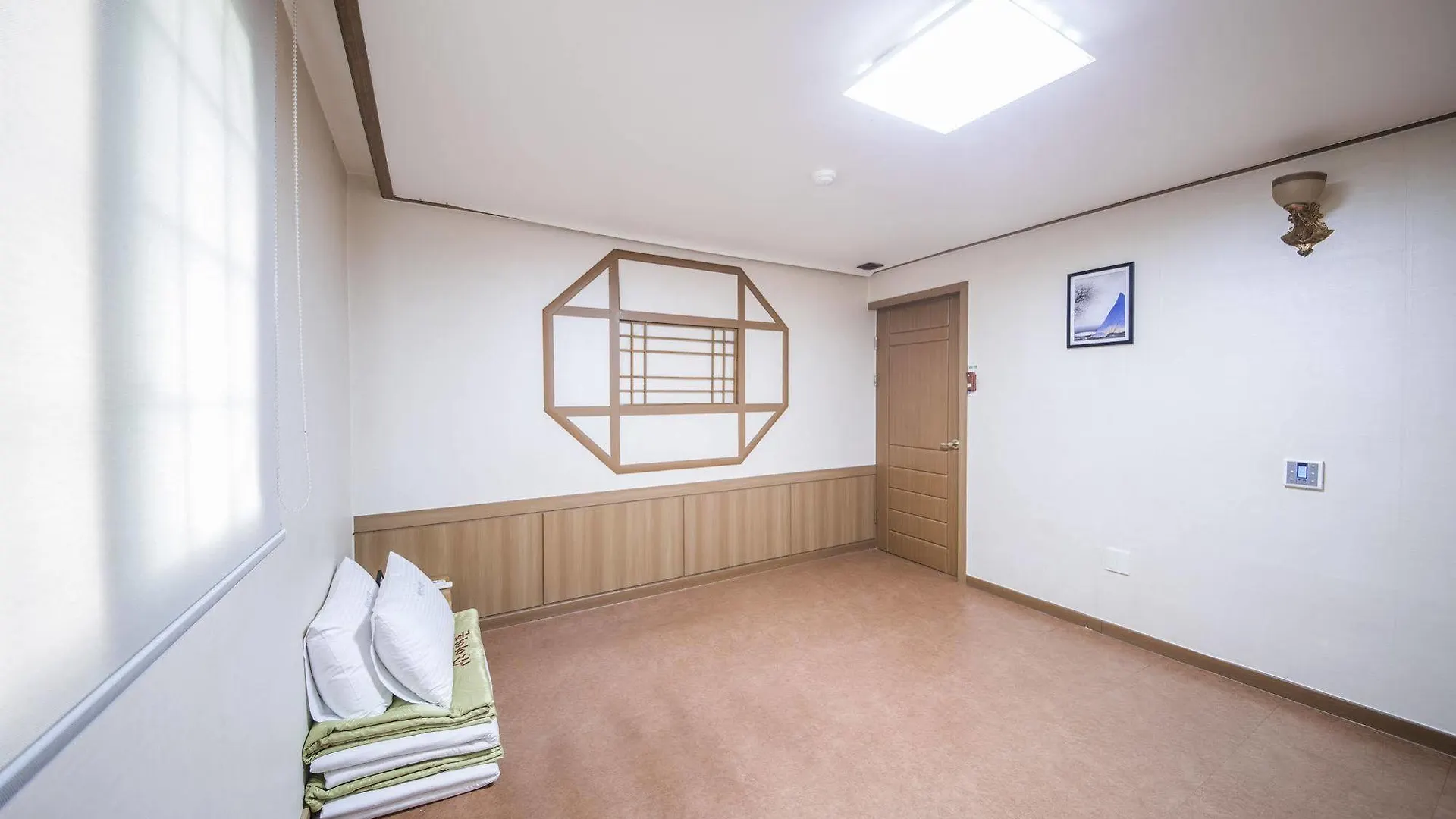 Izone Hotel Jeju 2*,  South Korea